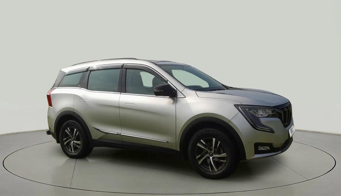 2022 Mahindra XUV700 AX 5 P MT 5 STR, Petrol, Manual, 47,602 km, Right Front Diagonal