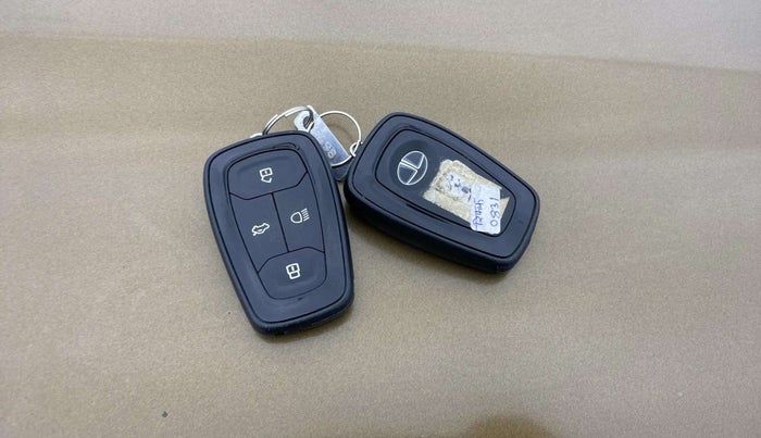 2022 Tata NEXON XZA PLUS (PREMIUM) DIESEL JET, Diesel, Automatic, 10,685 km, Key Close Up