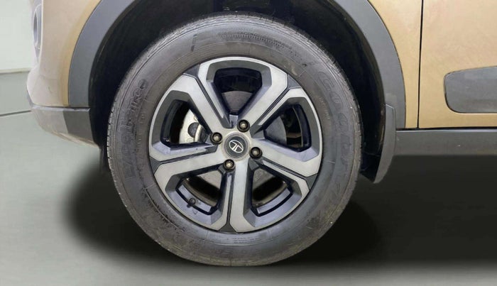2022 Tata NEXON XZA PLUS (PREMIUM) DIESEL JET, Diesel, Automatic, 10,685 km, Left Front Wheel