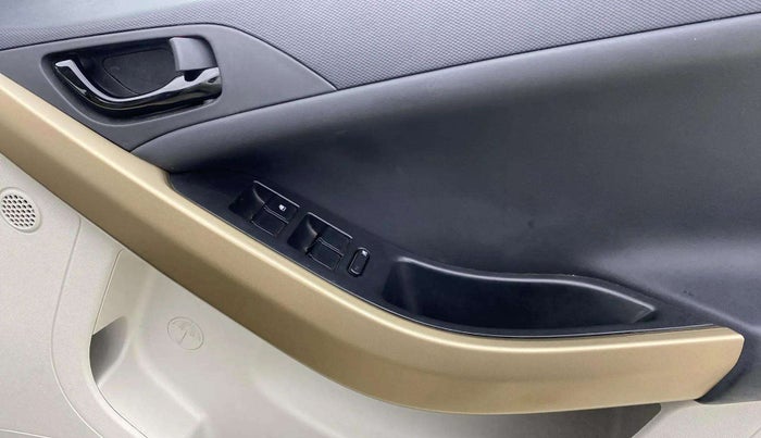 2022 Tata NEXON XZA PLUS (PREMIUM) DIESEL JET, Diesel, Automatic, 10,685 km, Driver Side Door Panels Control