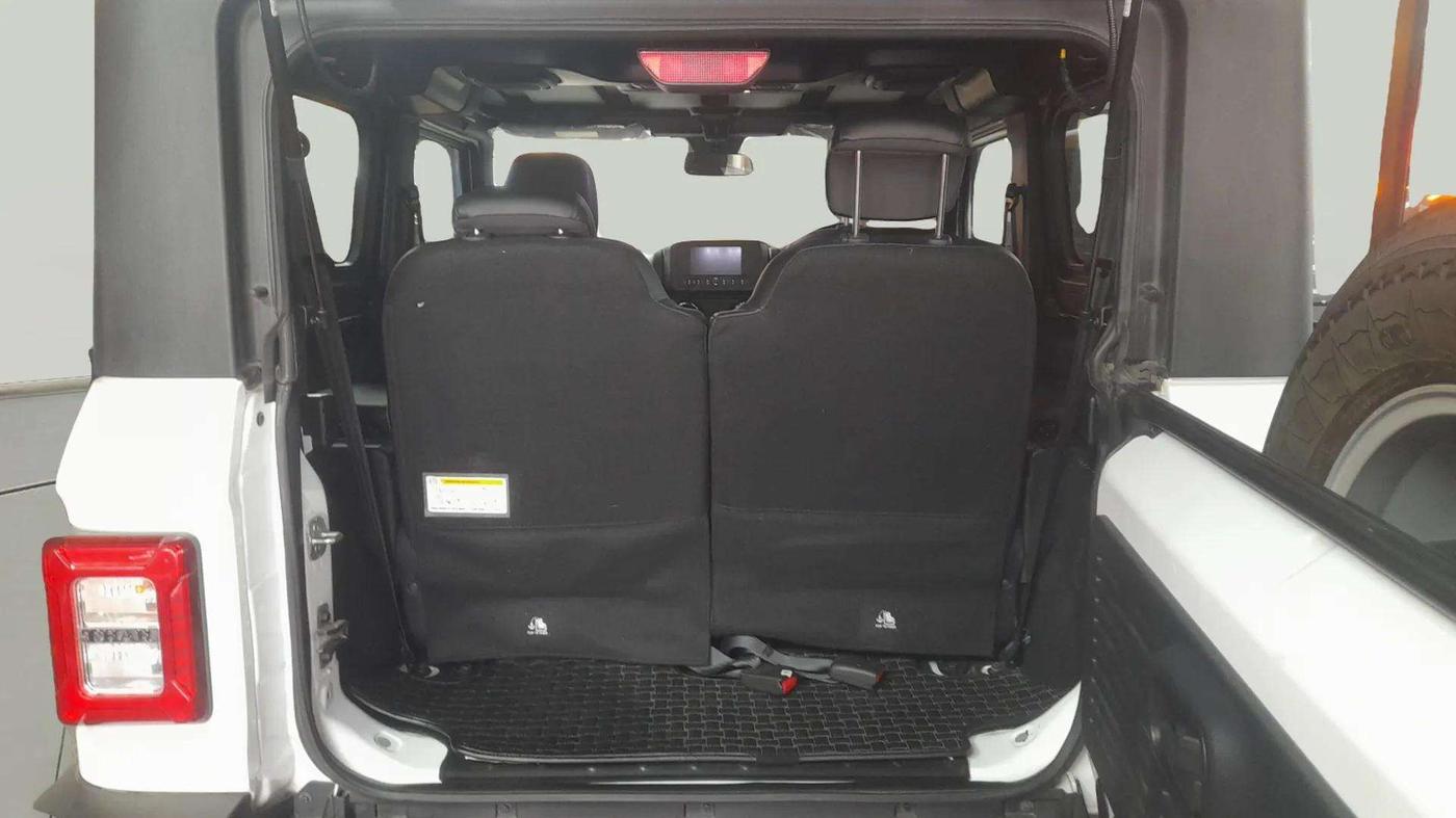 2024 Mahindra Thar LX D AT 4WD HT, Diesel, Automatic, 36,182 km, Boot Open Zoomed View