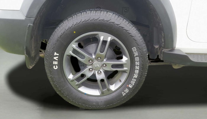 2024 Mahindra Thar LX D AT 4WD HT, Diesel, Automatic, 36,182 km, Right Rear Wheel