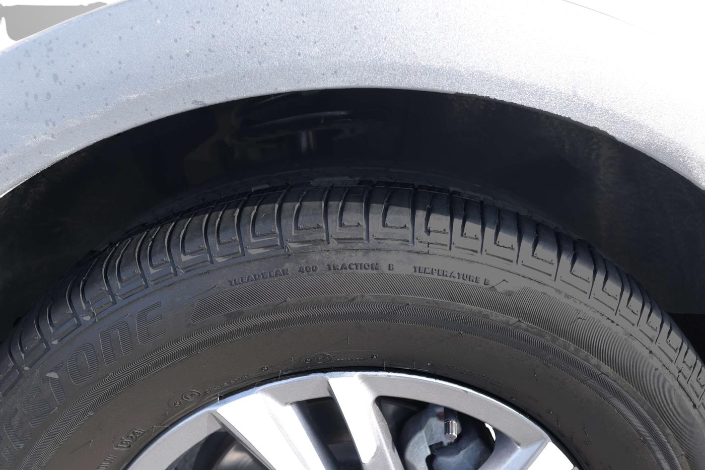2022 Mahindra XUV700 AX 5 D MT 5 STR, Diesel, Manual, 67,287 km, Left Rear Tyre Tread