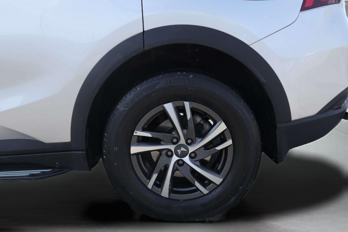 2022 Mahindra XUV700 AX 5 D MT 5 STR, Diesel, Manual, 67,287 km, Left Rear Wheel