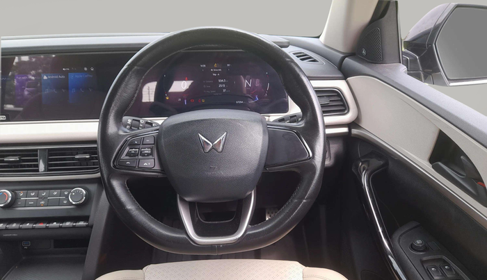 2022 Mahindra XUV700 AX 5 D MT 5 STR, Diesel, Manual, 67,287 km, Steering Wheel Close Up