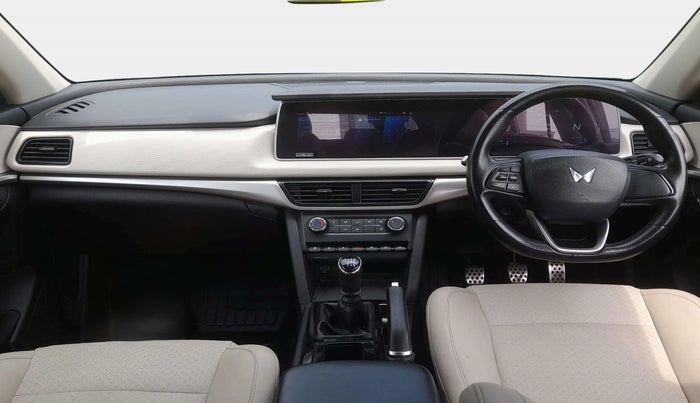 2022 Mahindra XUV700 AX 5 D MT 5 STR, Diesel, Manual, 67,287 km, Dashboard
