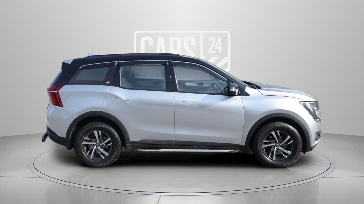 2022 Mahindra XUV700 AX 5 D MT 5 STR, Diesel, Manual, 67,287 km, Right Side View