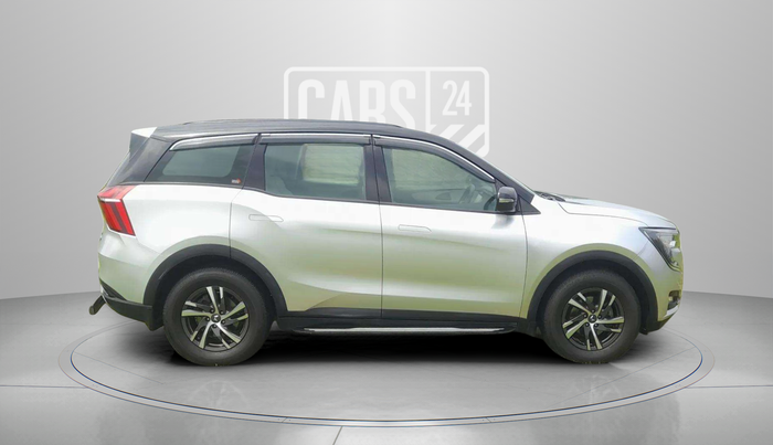2022 Mahindra XUV700 AX 5 D MT 5 STR, Diesel, Manual, 67,287 km, Right Side View
