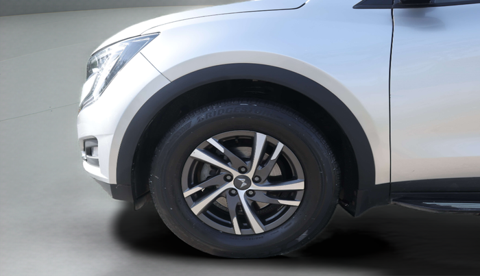 2022 Mahindra XUV700 AX 5 D MT 5 STR, Diesel, Manual, 67,287 km, Left Front Wheel