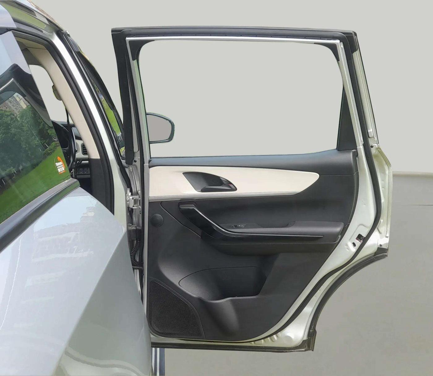2022 Mahindra XUV700 AX 5 D MT 5 STR, Diesel, Manual, 67,287 km, RHS Rear Door