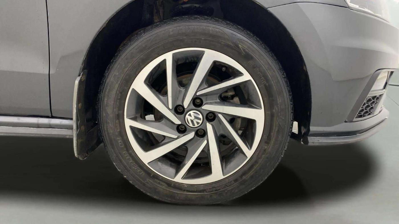 2021 Volkswagen Polo COMFORTLINE 1.0L TSI AT, Petrol, Automatic, 22,714 km, Right Front Wheel