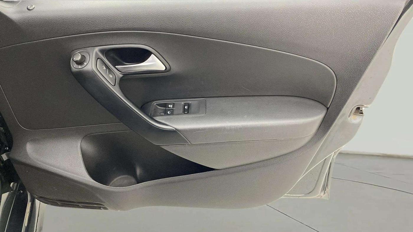 2021 Volkswagen Polo COMFORTLINE 1.0L TSI AT, Petrol, Automatic, 22,714 km, Driver Side Door Panels Control