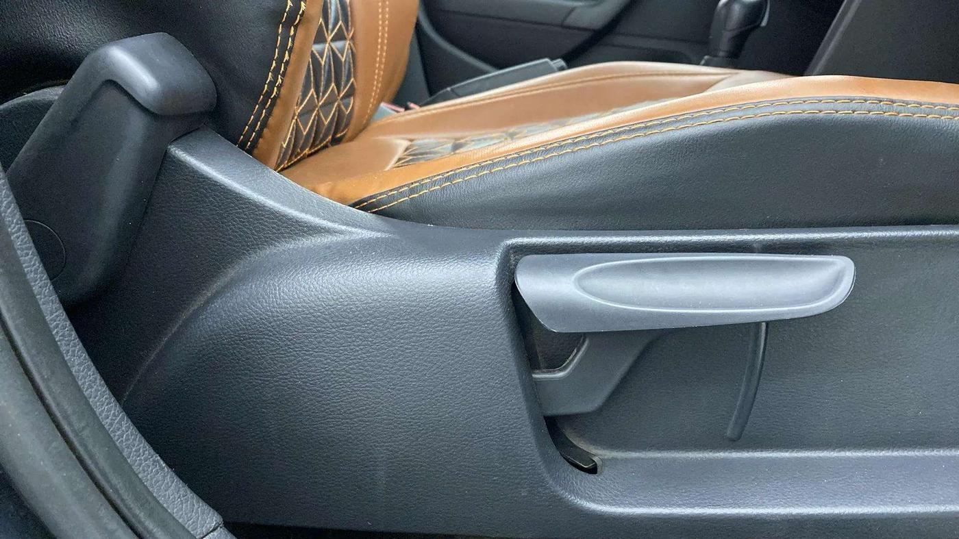 2021 Volkswagen Polo COMFORTLINE 1.0L TSI AT, Petrol, Automatic, 22,714 km, Driver Side Adjustment Panel