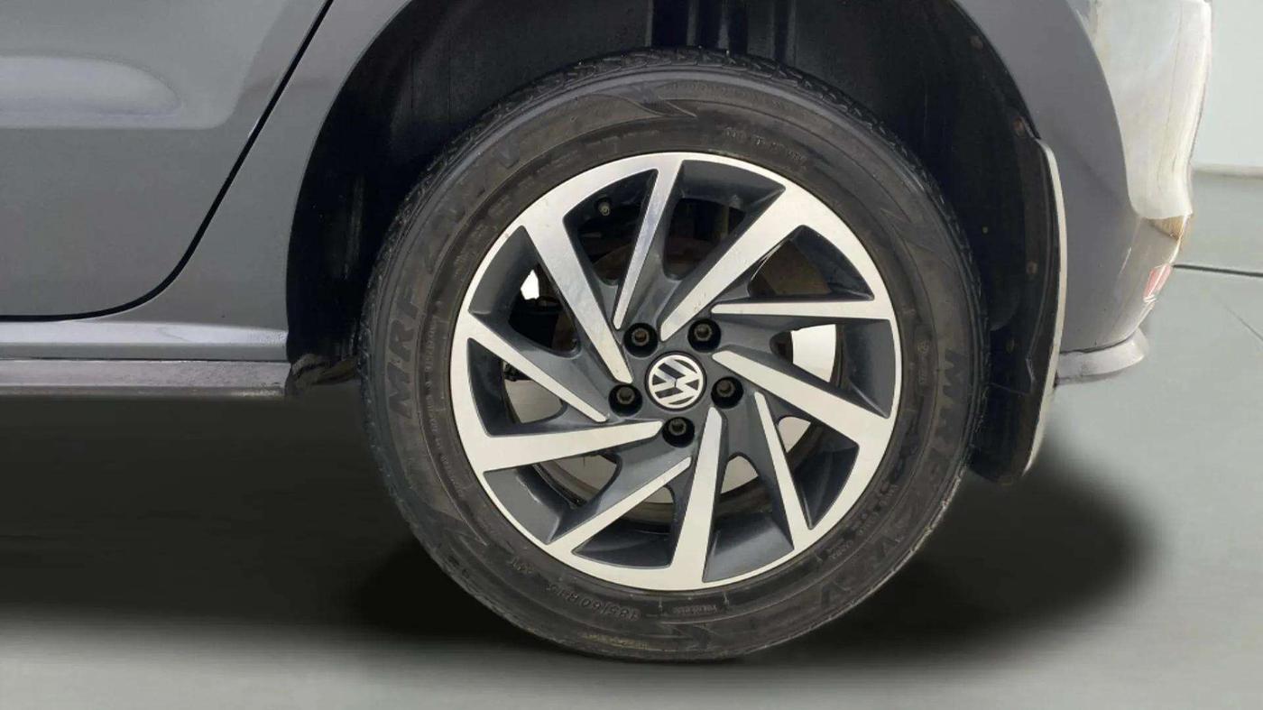 2021 Volkswagen Polo COMFORTLINE 1.0L TSI AT, Petrol, Automatic, 22,714 km, Left Rear Wheel