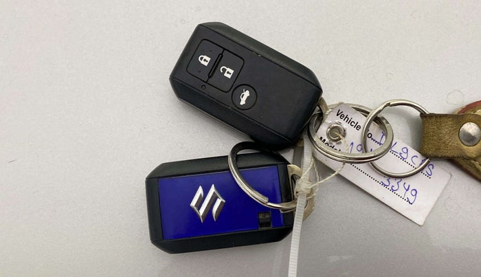 2019 Maruti Dzire ZXI AMT, Petrol, Automatic, 74,171 km, Key Close Up