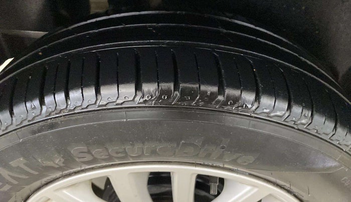 2019 Maruti Dzire ZXI AMT, Petrol, Automatic, 74,171 km, Left Front Tyre Tread