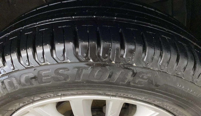 2019 Maruti Dzire ZXI AMT, Petrol, Automatic, 74,171 km, Right Front Tyre Tread