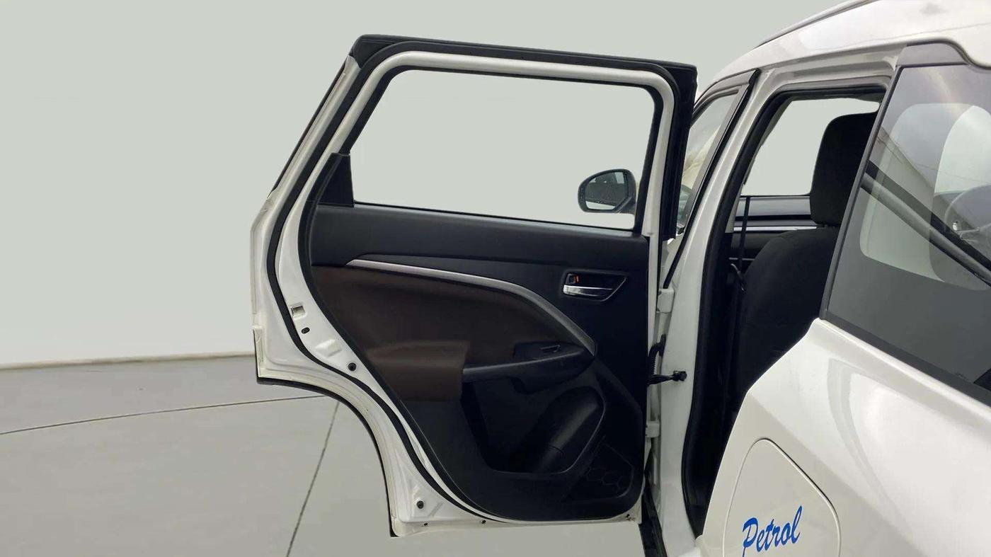 2023 Maruti BREZZA ZXI AT SMART HYBRID, Petrol, Automatic, 32,877 km, LHS Rear Door