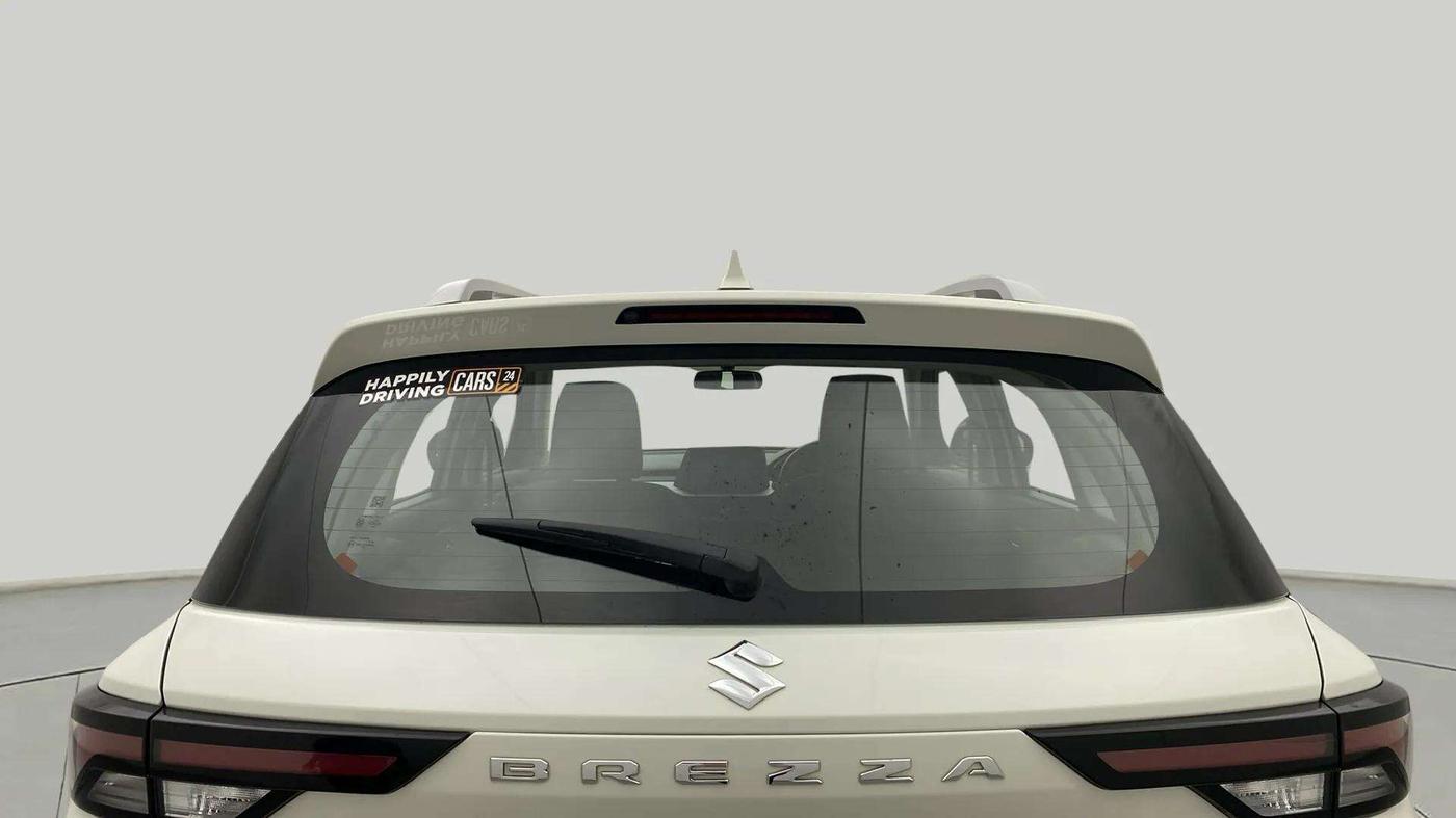 2023 Maruti BREZZA ZXI AT SMART HYBRID, Petrol, Automatic, 32,877 km, Rear Windshield