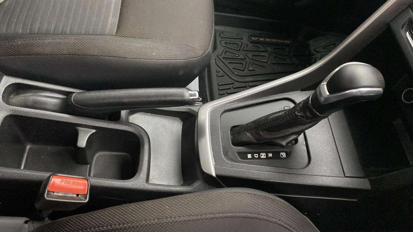 2023 Maruti BREZZA ZXI AT SMART HYBRID, Petrol, Automatic, 32,877 km, Gear Lever
