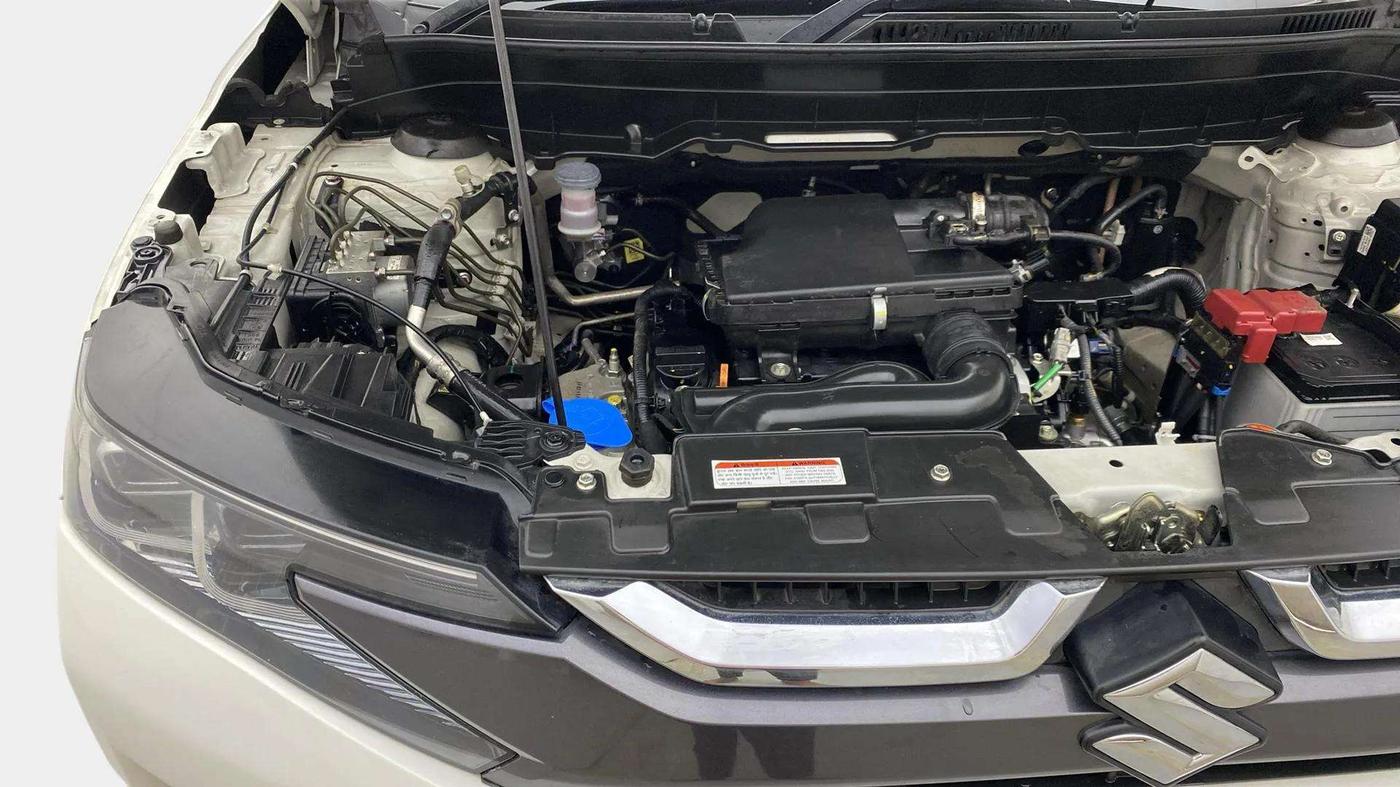 2023 Maruti BREZZA ZXI AT SMART HYBRID, Petrol, Automatic, 32,877 km, Engine View - Right