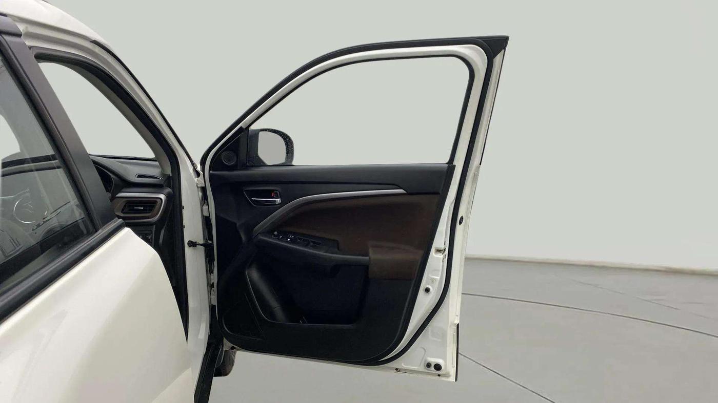 2023 Maruti BREZZA ZXI AT SMART HYBRID, Petrol, Automatic, 32,877 km, RHS Front Door