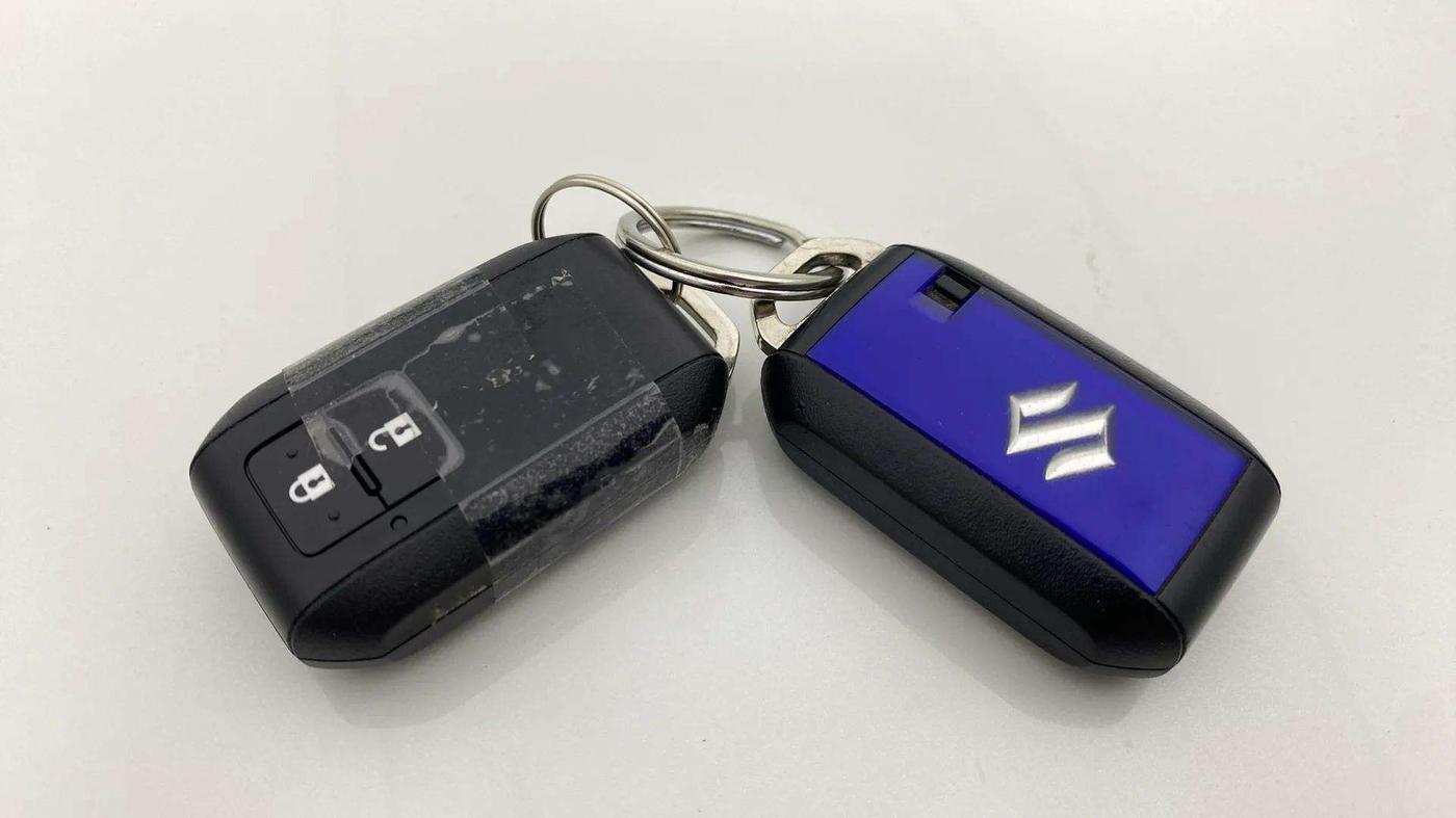 2023 Maruti BREZZA ZXI AT SMART HYBRID, Petrol, Automatic, 32,877 km, Key Close Up