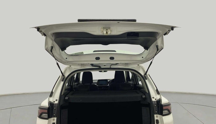 2023 Maruti BREZZA ZXI AT SMART HYBRID, Petrol, Automatic, 32,757 km, Boot Door Open