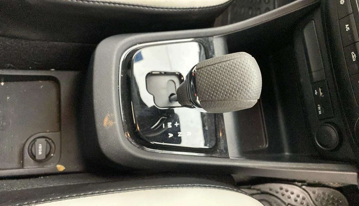 2024 Tata PUNCH CREATIVE AMT 1.2 RTN DUAL TONE, Petrol, Automatic, 7,105 km, Gear Lever