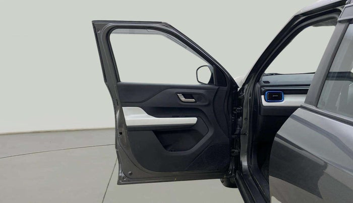 2024 Tata PUNCH CREATIVE AMT 1.2 RTN DUAL TONE, Petrol, Automatic, 7,105 km, LHS Front Door