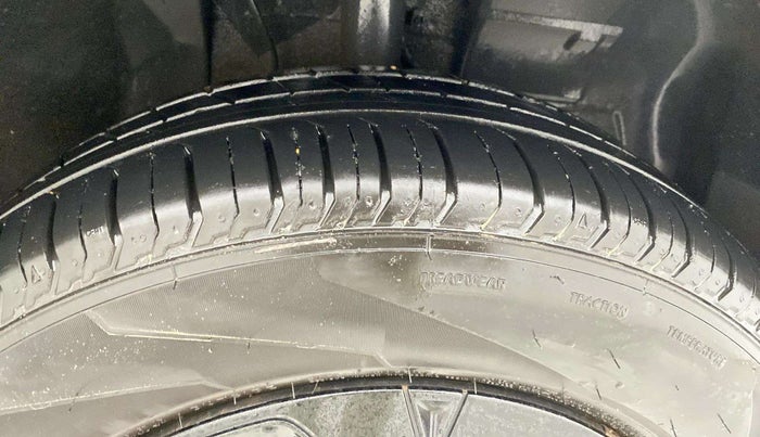 2023 Tata PUNCH Adventure Camo Dual Tone, Petrol, Manual, 8,527 km, Right Front Tyre Tread