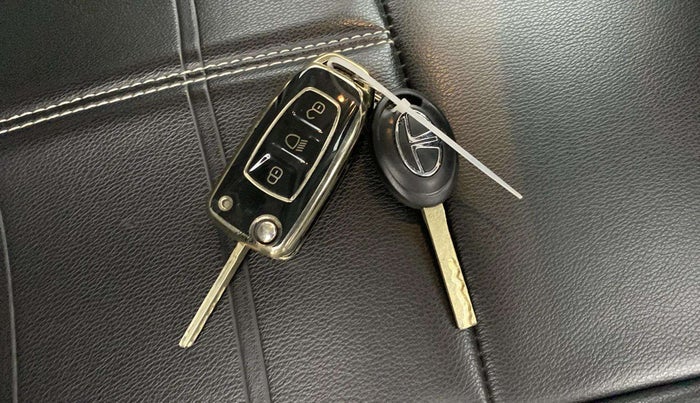 2023 Tata PUNCH Adventure Camo Dual Tone, Petrol, Manual, 8,527 km, Key Close Up