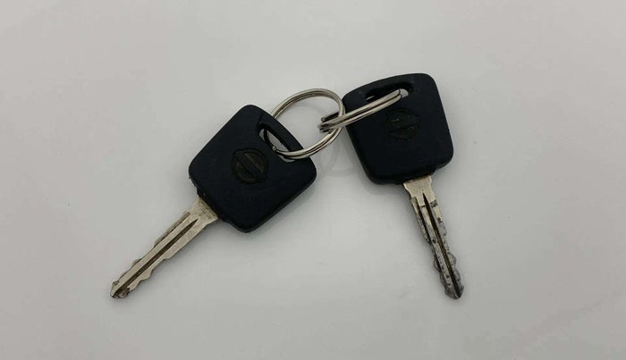 2021 Nissan MAGNITE XE, Petrol, Manual, 30,383 km, Key Close Up