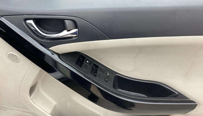 2022 Tata NEXON XZA PLUS DIESEL, Diesel, Automatic, 67,260 km, Driver Side Door Panels Control