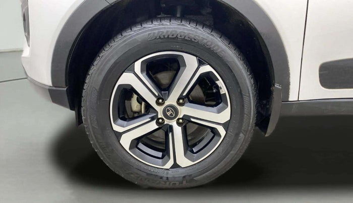 2022 Tata NEXON XZA PLUS DIESEL, Diesel, Automatic, 67,260 km, Left Front Wheel