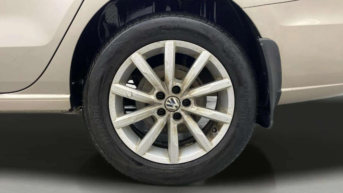 2017 Volkswagen Vento HIGHLINE 1.5 AT, Diesel, Automatic, 74,491 km, Left Rear Wheel