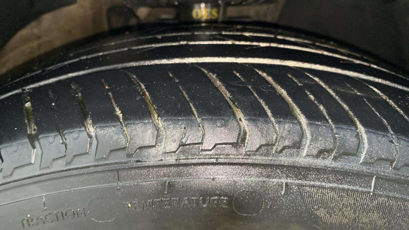 2017 Volkswagen Vento HIGHLINE 1.5 AT, Diesel, Automatic, 74,491 km, Right Front Tyre Tread