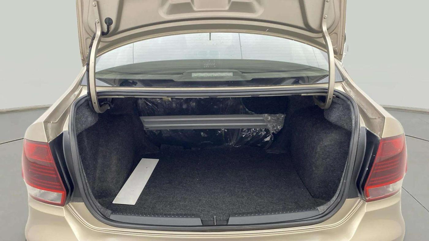 2017 Volkswagen Vento HIGHLINE 1.5 AT, Diesel, Automatic, 74,491 km, Boot Open Zoomed View