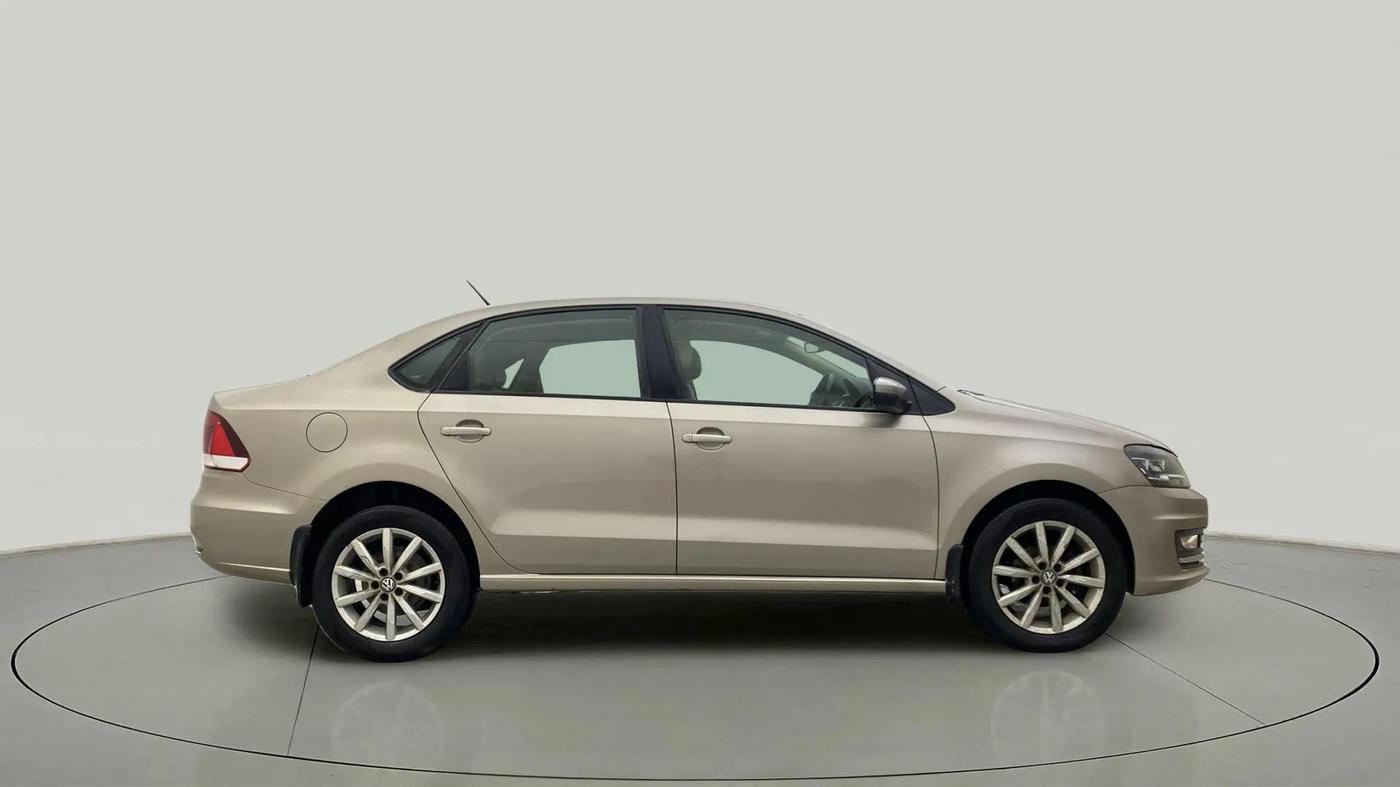 2017 Volkswagen Vento HIGHLINE 1.5 AT, Diesel, Automatic, 74,491 km, Right Side View