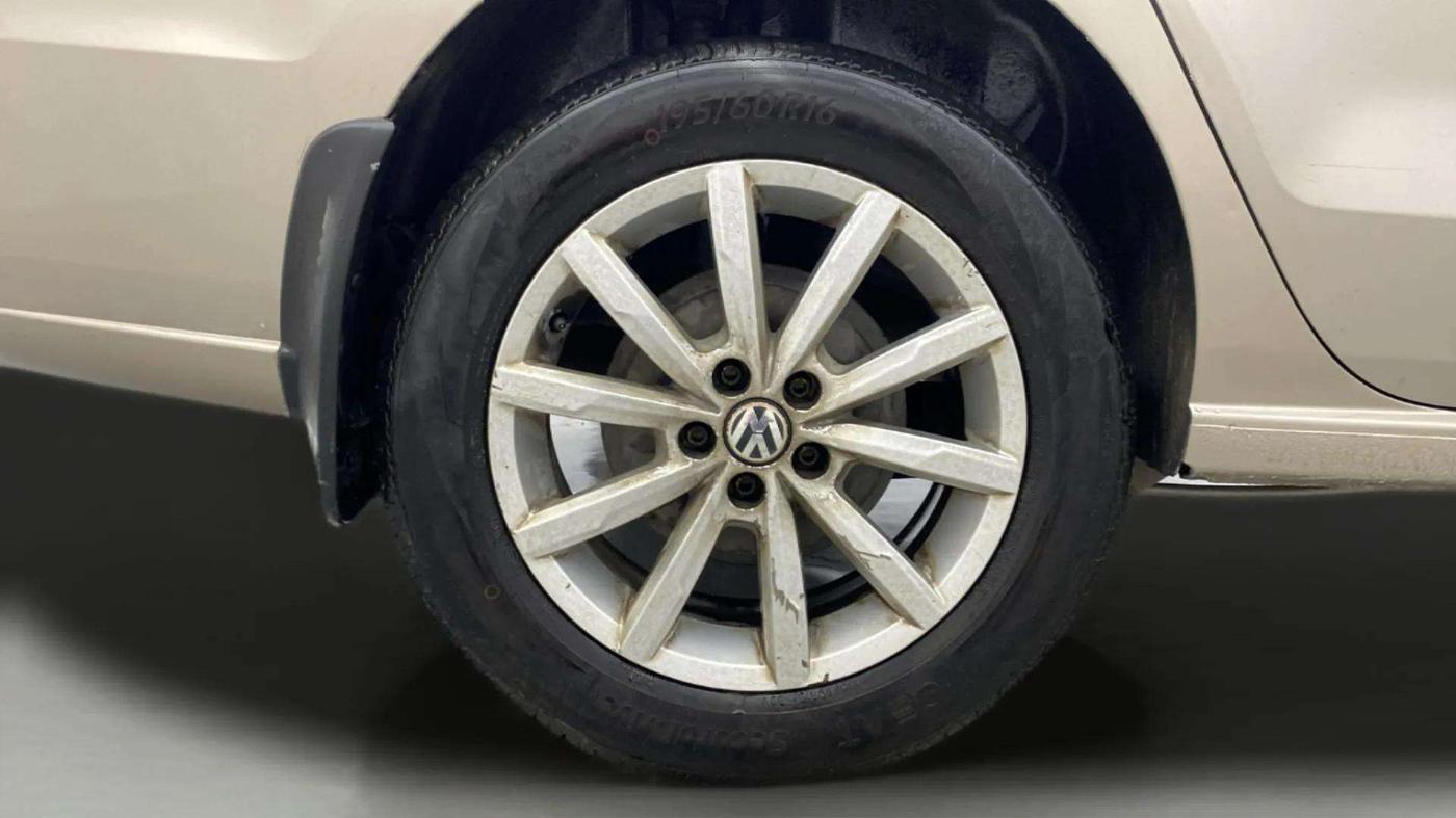 2017 Volkswagen Vento HIGHLINE 1.5 AT, Diesel, Automatic, 74,491 km, Right Rear Wheel