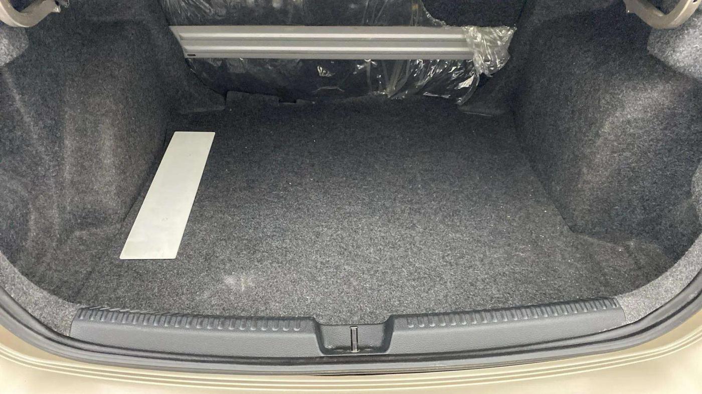 2017 Volkswagen Vento HIGHLINE 1.5 AT, Diesel, Automatic, 74,491 km, Boot Inside
