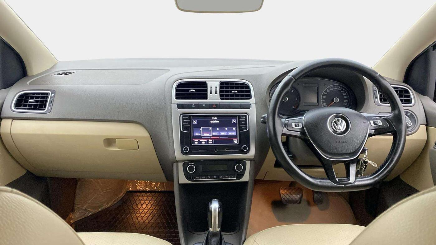 2017 Volkswagen Vento HIGHLINE 1.5 AT, Diesel, Automatic, 74,491 km, Dashboard