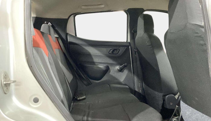 2016 Renault Kwid RXT 0.8, Petrol, Manual, 56,363 km, Right Side Rear Door Cabin