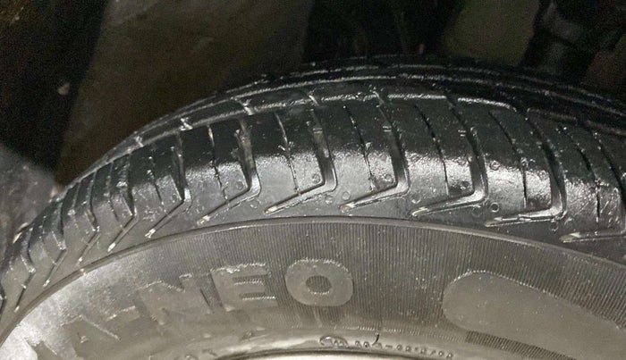 2016 Renault Kwid RXT 0.8, Petrol, Manual, 56,363 km, Right Front Tyre Tread