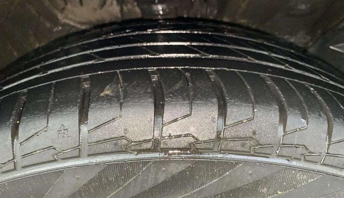 2019 Hyundai Creta SX 1.6 PETROL DUAL TONE, Petrol, Manual, 83,044 km, Right Front Tyre Tread