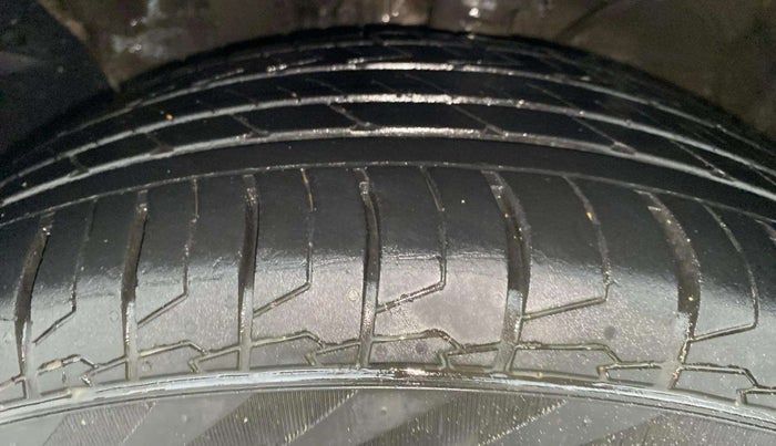 2019 Hyundai Creta SX 1.6 PETROL DUAL TONE, Petrol, Manual, 83,044 km, Left Front Tyre Tread