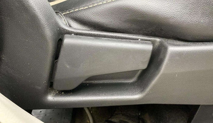 2019 Renault TRIBER RXZ, Petrol, Manual, 46,415 km, Driver Side Adjustment Panel