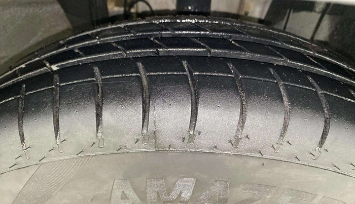 2019 Renault TRIBER RXZ, Petrol, Manual, 46,415 km, Right Front Tyre Tread