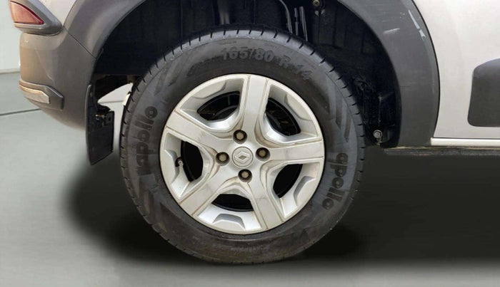 2019 Renault TRIBER RXZ, Petrol, Manual, 46,415 km, Right Rear Wheel