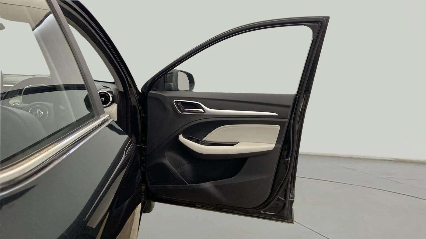 2023 MG ASTOR SHARP 1.5 MT, Petrol, Manual, 18,086 km, RHS Front Door